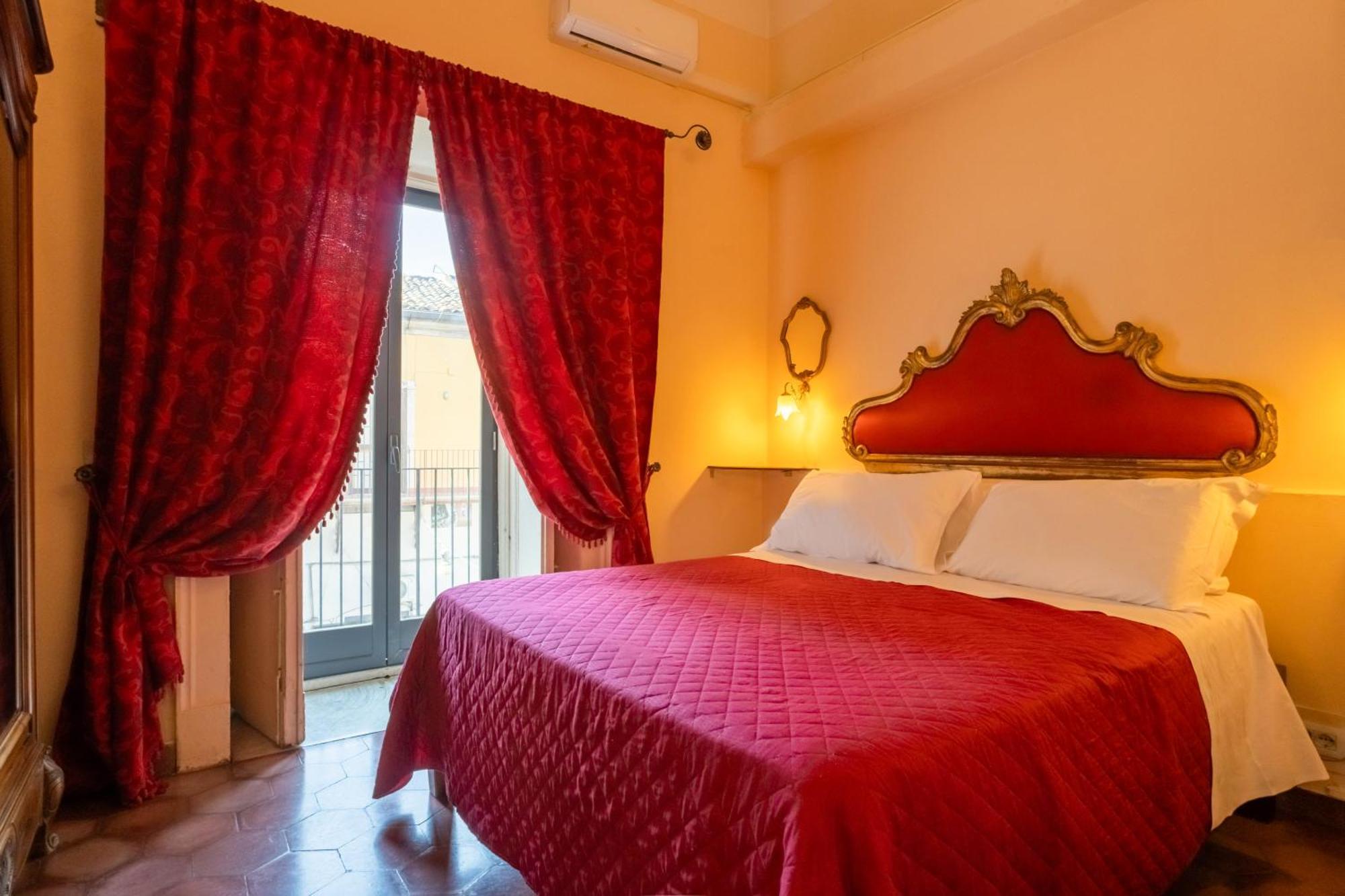 Francalanza City Rooms Catânia Exterior foto